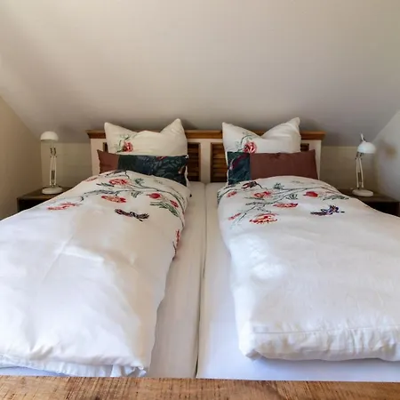 Henkieker - Laendliche Mit Stil Φέμαρν